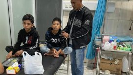 Sekretaris Dinsos Ternate, Mohammad Irvan Gaus setelah menyerahkan bantuan, juga menyambangi anak-anak Panti Ataqwa yang dirawat di RSUD Chasan Bosoiri